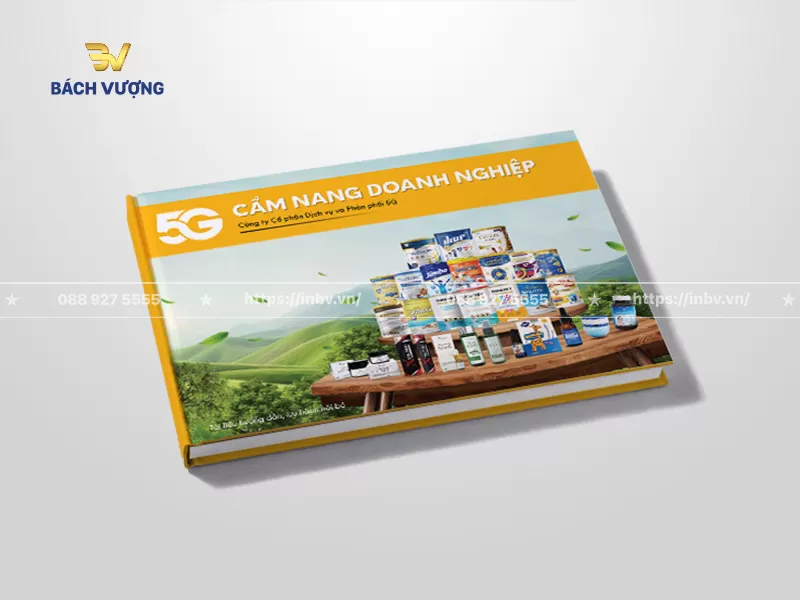 mẫu catalogue dịch vụ chăm s&oacute;c sức khỏe d&ograve;ng sữa dinh dưỡng khổ ngang thiết kế dưới dạng sổ tay b&igrave;a cứng g&aacute;y vu&ocirc;ng phong c&aacute;ch tươi s&aacute;ng