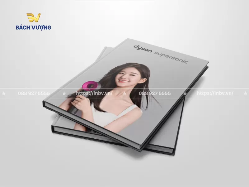 mẫu catalogue đồ gia dụng thiết kế b&igrave;a cứng giới thiệu m&aacute;y sấy t&oacute;c sử dụng h&igrave;nh ảnh người mẫu c&ugrave;ng sản phẩm nổi bật