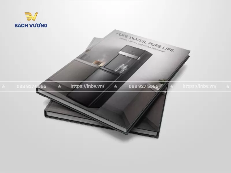 Mẫu catalogue m&aacute;y lọc nước b&igrave;a cứng tone x&aacute;m mang phong c&aacute;ch Ch&acirc;u &Acirc;u 