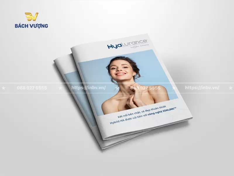mẫu catalogue mỹ phẩm thiết kế mặt b&igrave;a với h&igrave;nh ảnh người mẫu 