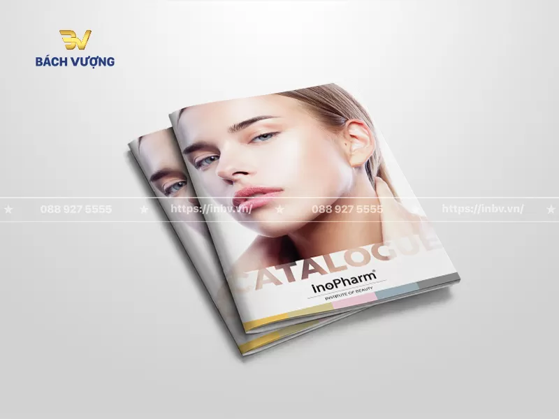 mẫu catalogue mỹ phẩm tối giản, sang trọng sử dụng h&igrave;nh ảnh ch&acirc;n dung người mẫu c&oacute; l&agrave;n da khỏe đẹp