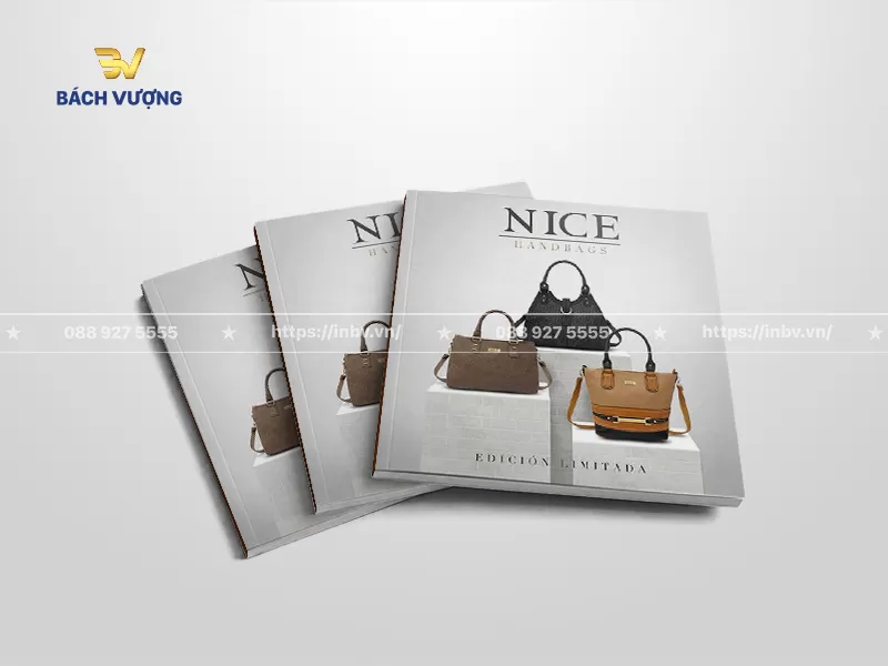 mẫu catalogue bộ sưu tập t&uacute;i x&aacute;ch thiết kế b&igrave;a m&agrave;u ghi x&aacute;m tối giản