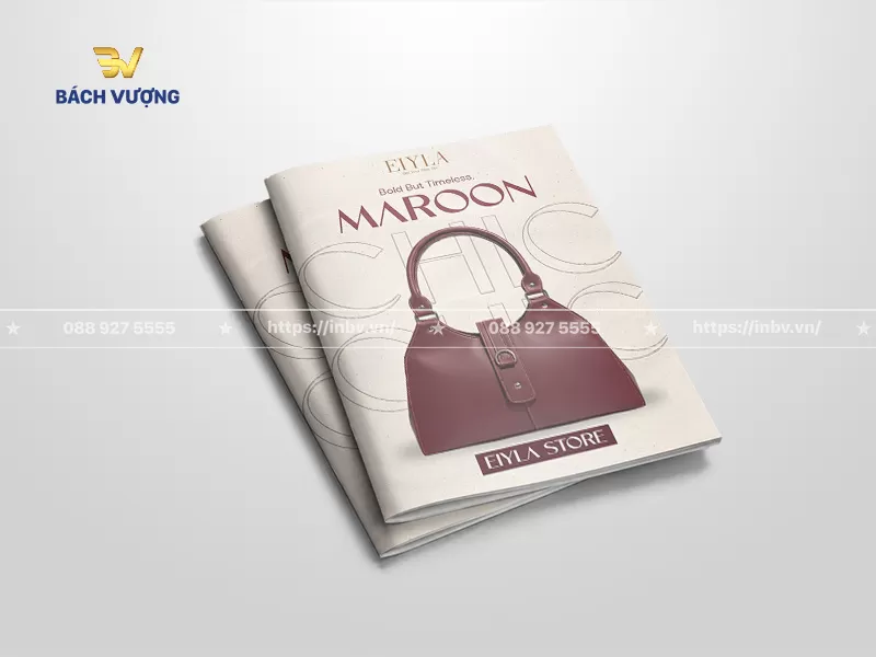 mẫu catalogue t&uacute;i x&aacute;ch thiết kế b&igrave;a m&agrave;u kem kết hợp họa tiết chữ ch&igrave;m độc đ&aacute;o