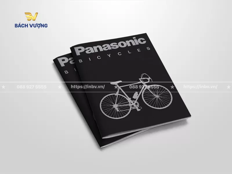 mẫu catalogue xe đạp tone đen k&egrave;m h&igrave;nh ảnh ph&aacute;c họa n&eacute;t phấn trắng (line art) tinh xảo m&ocirc; tả trọn vẹn kiểu d&aacute;ng