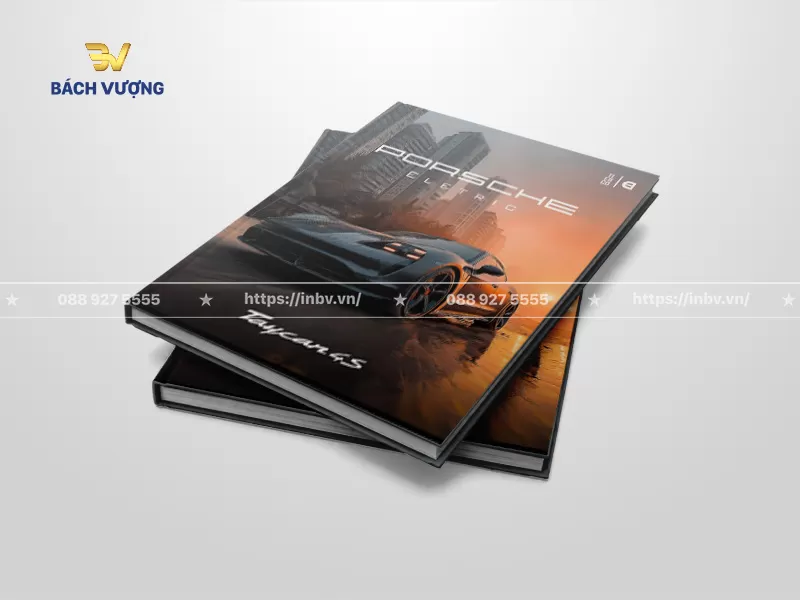 mẫu catalogue xe &ocirc; t&ocirc; điện thể thao l&agrave;m nổi bật những đường cong kh&iacute; động học 