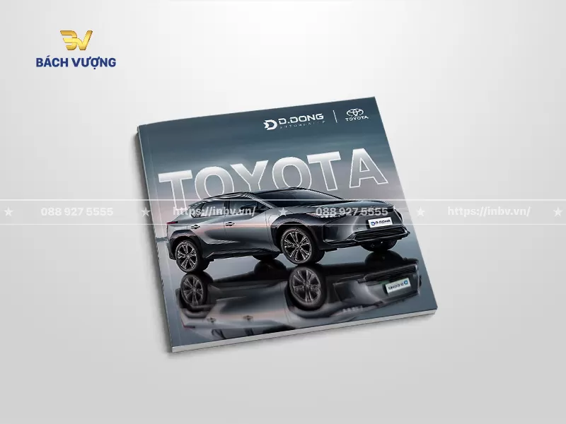mẫu catalogue xe &ocirc; t&ocirc; thiết kế trang b&igrave;a ấn tượng c&oacute; hiệu ứng viền mờ tinh tế