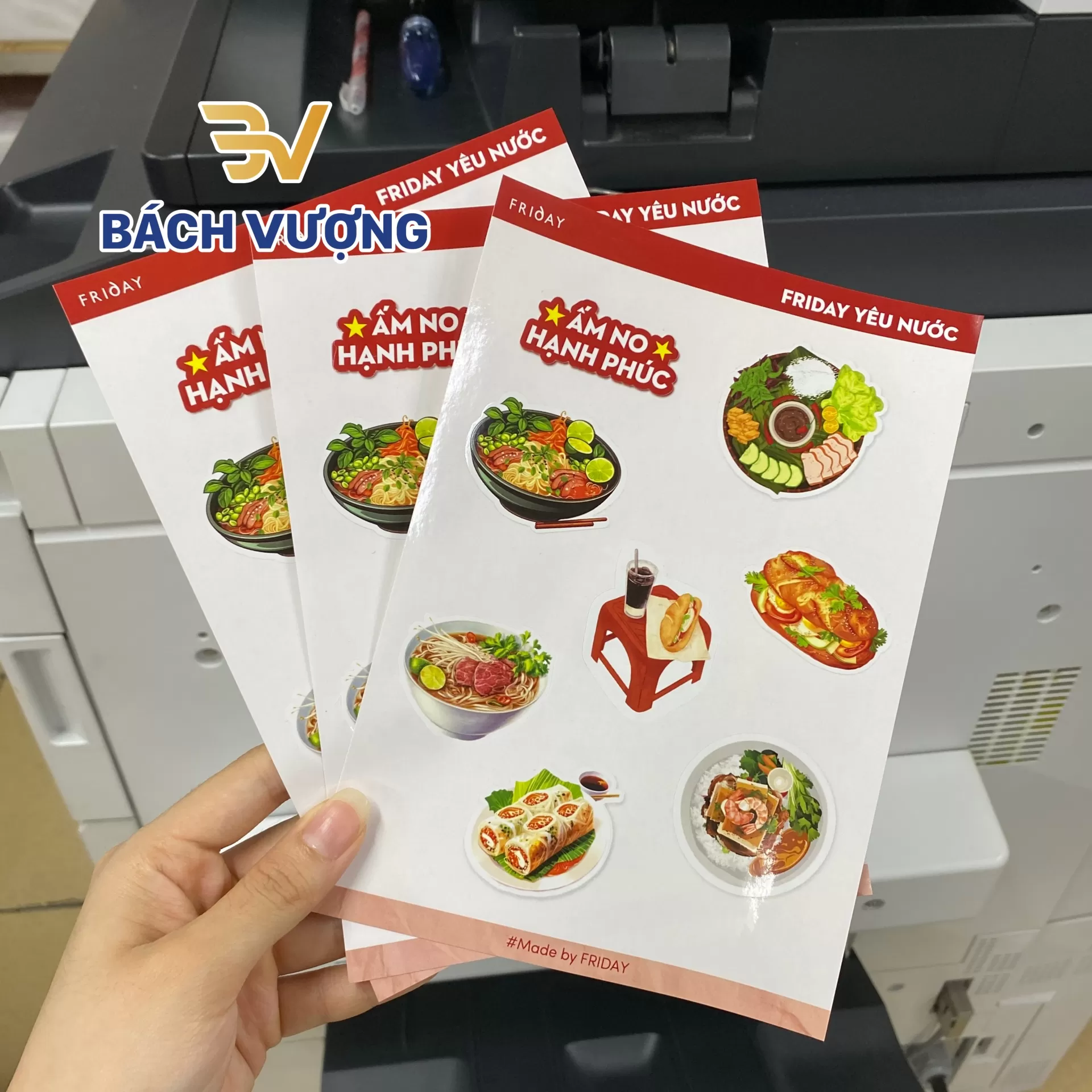 Giải ph&aacute;p in sticker theo y&ecirc;u cầu - B&aacute;ch Vượng