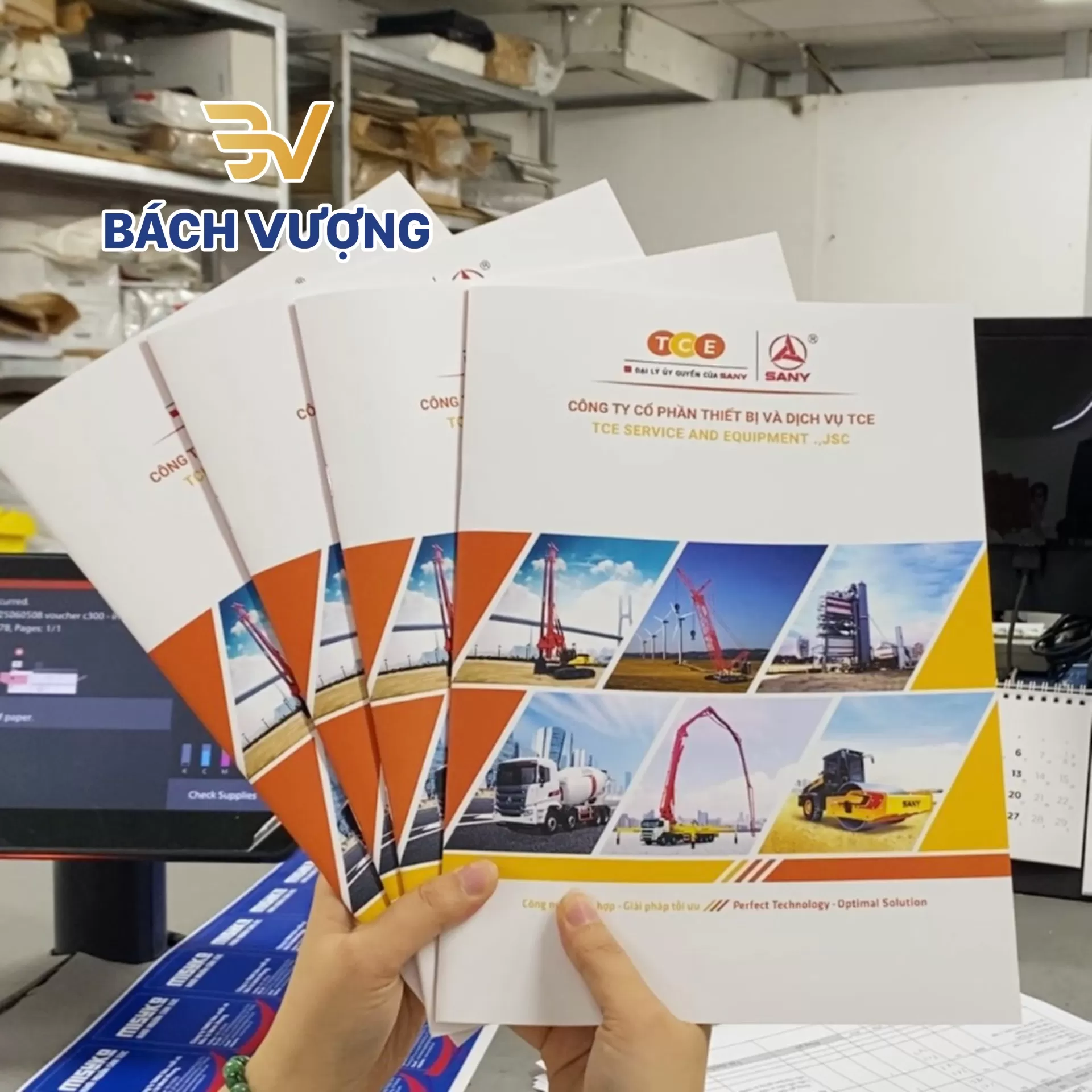 Mẫu in catalogue sản phẩm thiết bị, dịch vụ x&acirc;y dựng