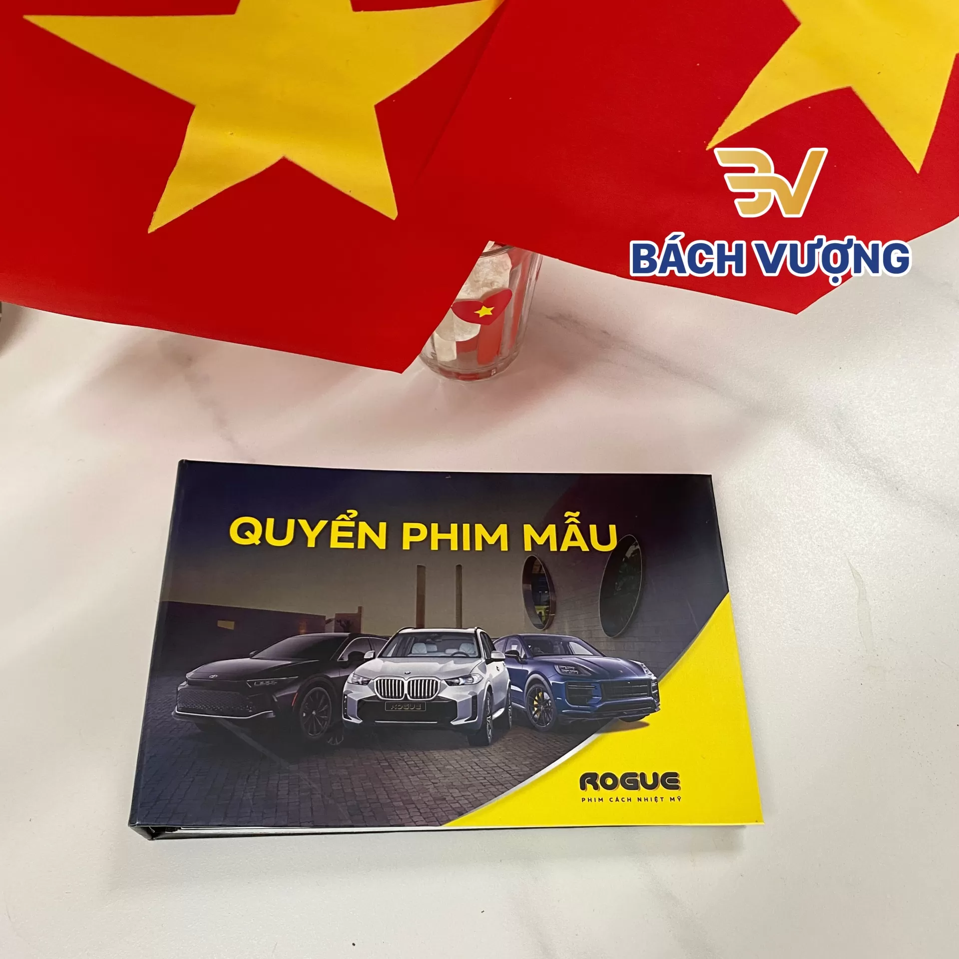 Mẫu in catalogue thiết kế b&igrave;a cứng