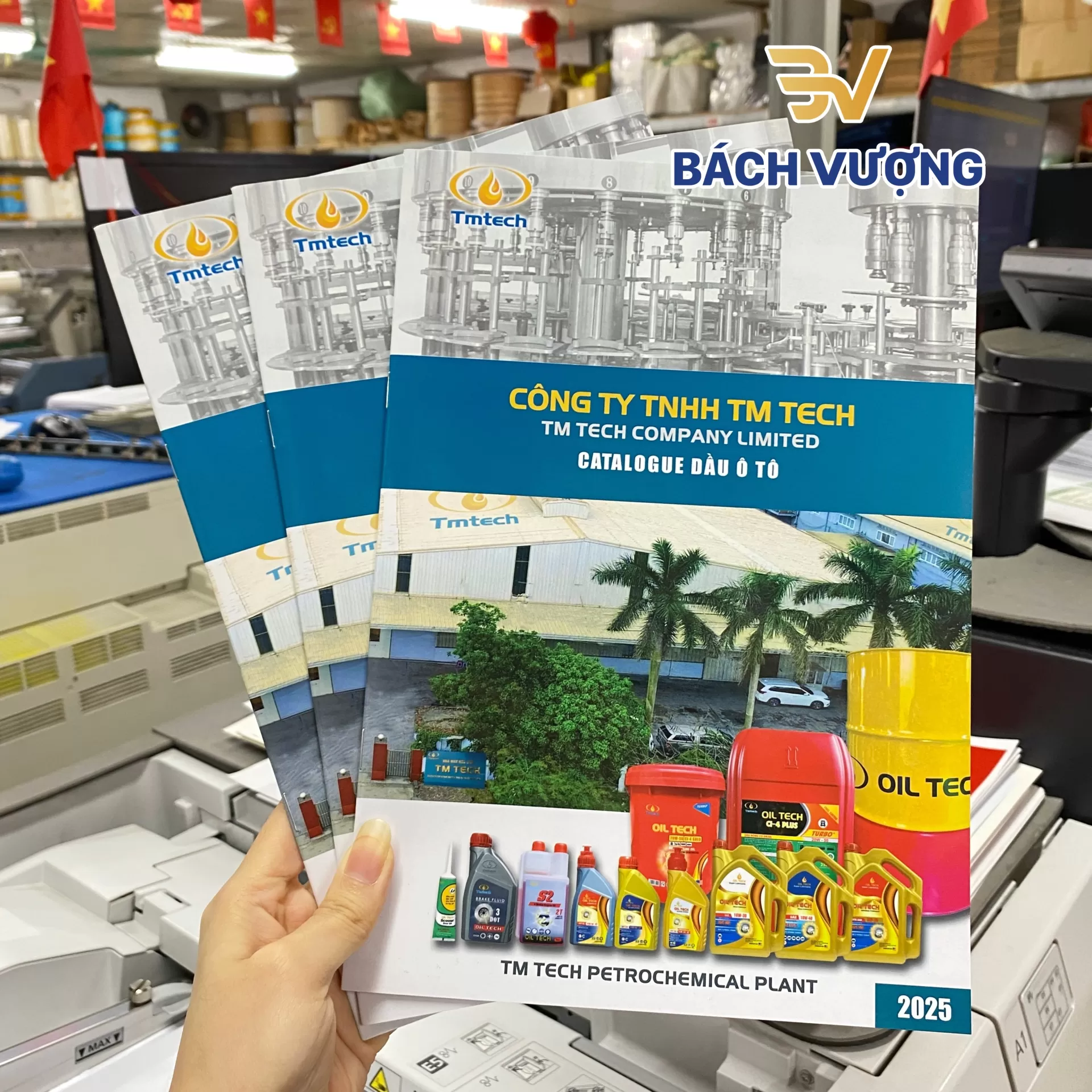 Mẫu in catalogue sản phẩm dầu nhớt &ocirc; t&ocirc; 