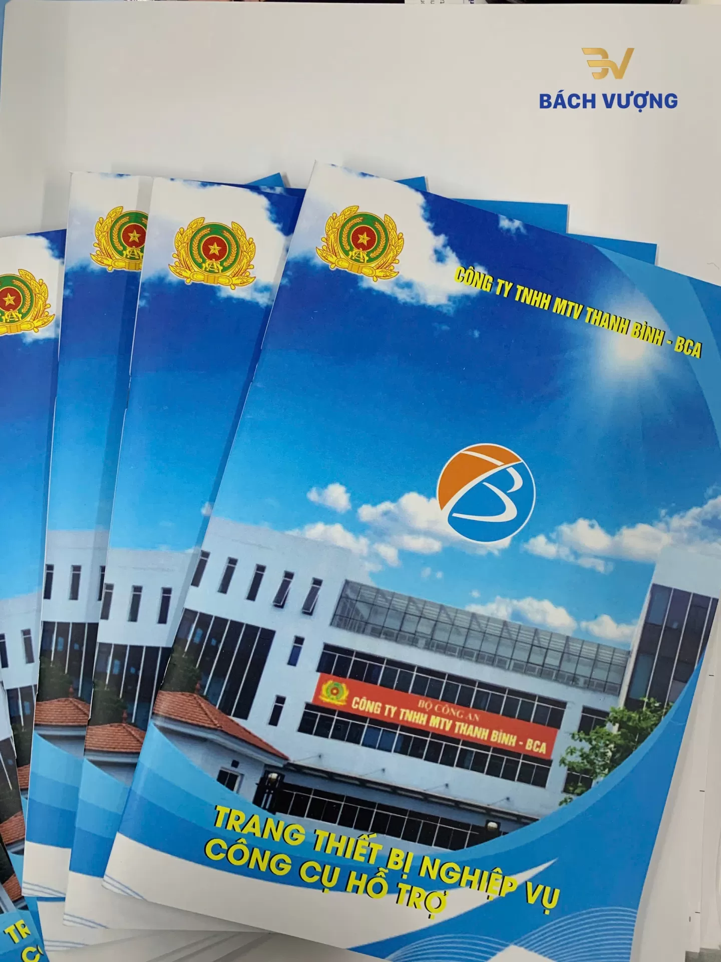Mẫu in catalogue thiết bị nghiệp vụ v&agrave; c&ocirc;ng cụ hỗ trợ 