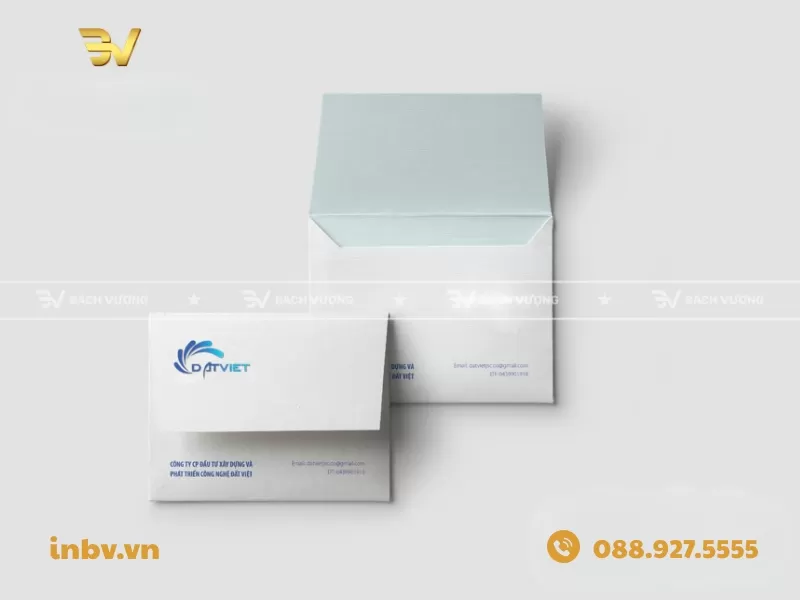 Mẫu phong b&igrave; thư k&iacute;ch thước tuỳ chỉnh nền trắng nhiều khoảng trống hiện đại