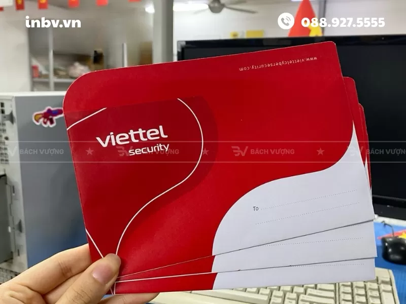Mẫu phong b&igrave; khổ A5 bo g&oacute;c tr&ograve;n ở nắp gập