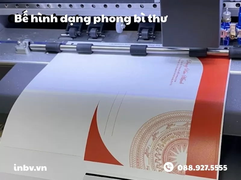 Quy tr&igrave;nh bế khu&ocirc;n phong b&igrave; thư tại B&aacute;ch Vượng