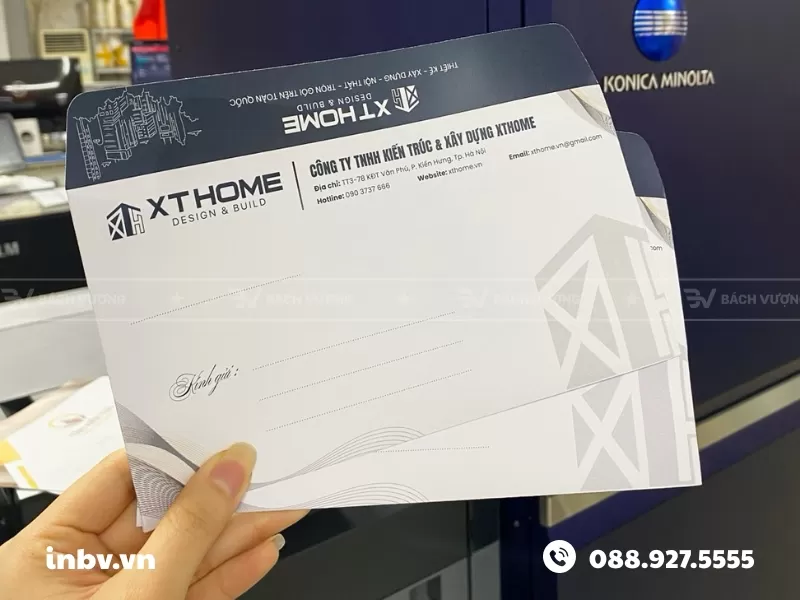 Mẫu phong b&igrave; khổ A5 nền đen in hoạ tiết trang tr&iacute;