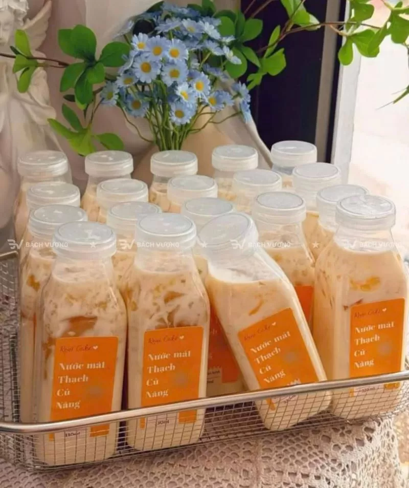 Mẫu in decal d&aacute;n chai tr&agrave; sữa, c&agrave; ph&ecirc; mang đi (take away)