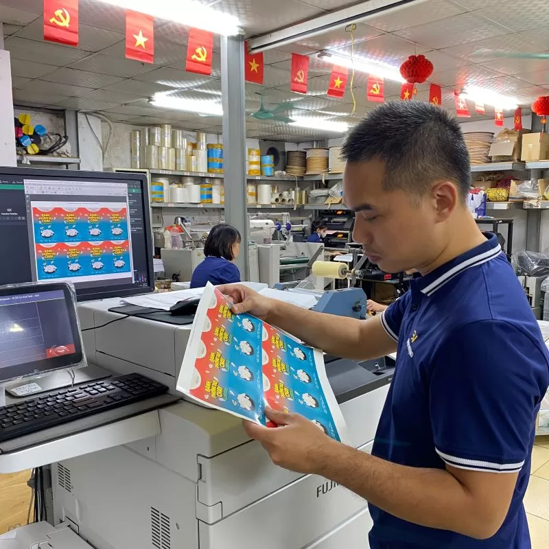 In sticker theo y&ecirc;u cầu tại B&aacute;ch Vượng